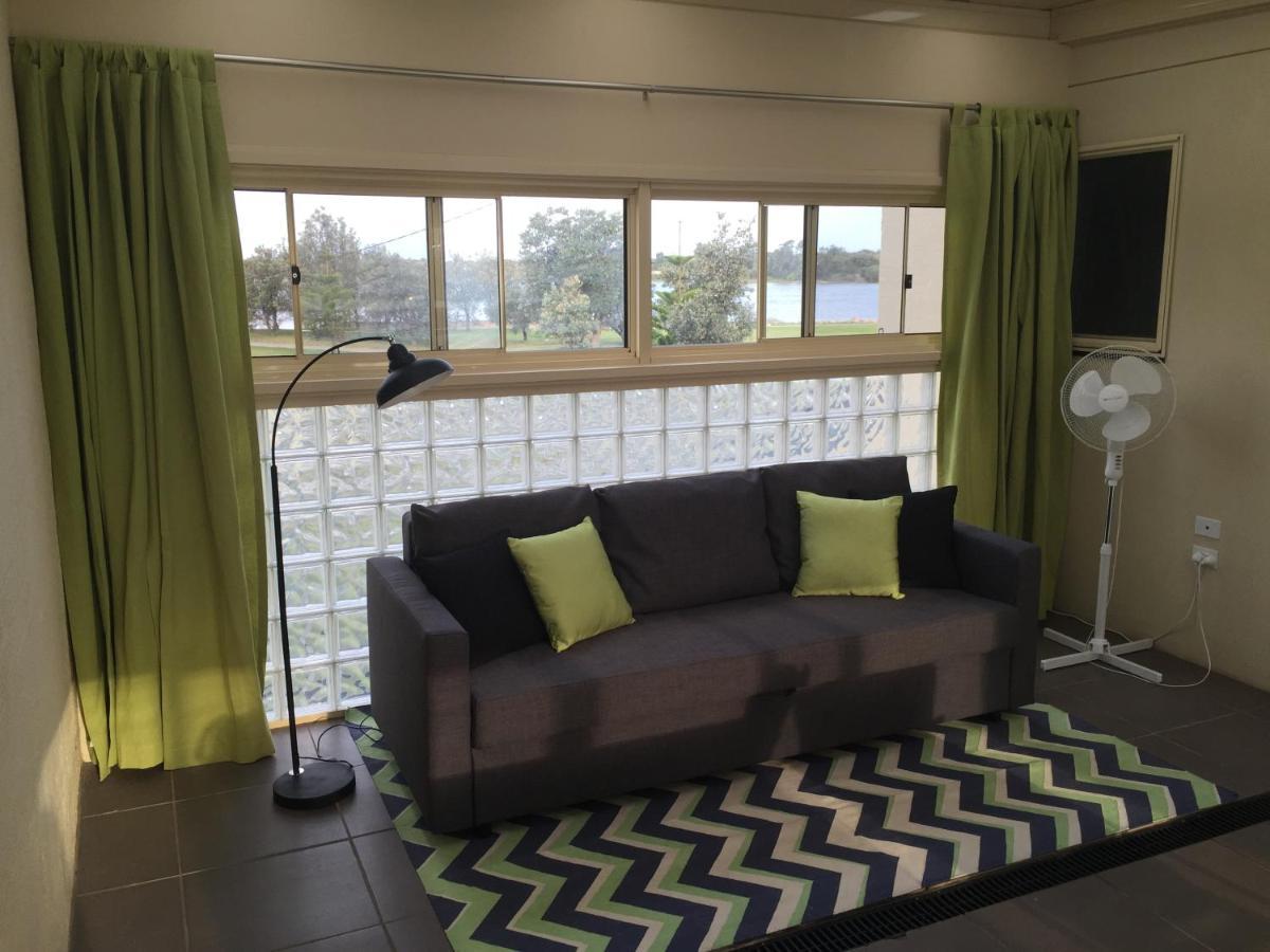 Villa Sea Breeze On The Esplanade Lakes Entrance Exterior foto