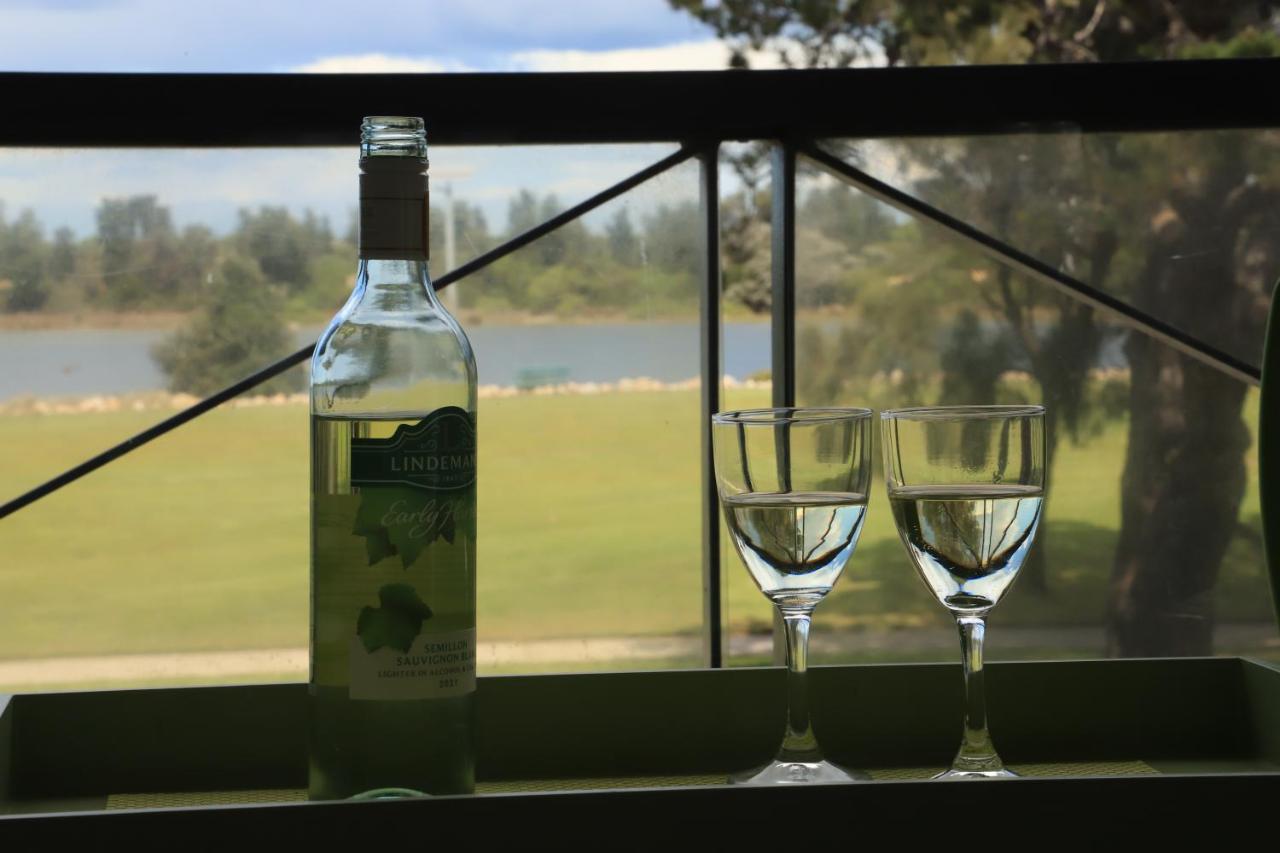 Villa Sea Breeze On The Esplanade Lakes Entrance Exterior foto